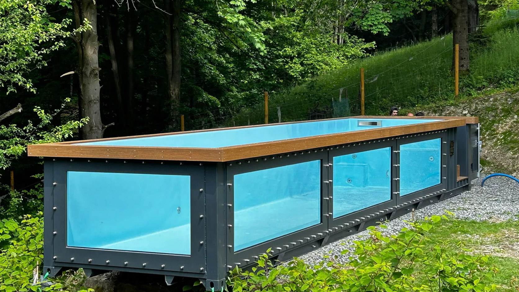 Parc de conteneurs doté d'équipements modernes