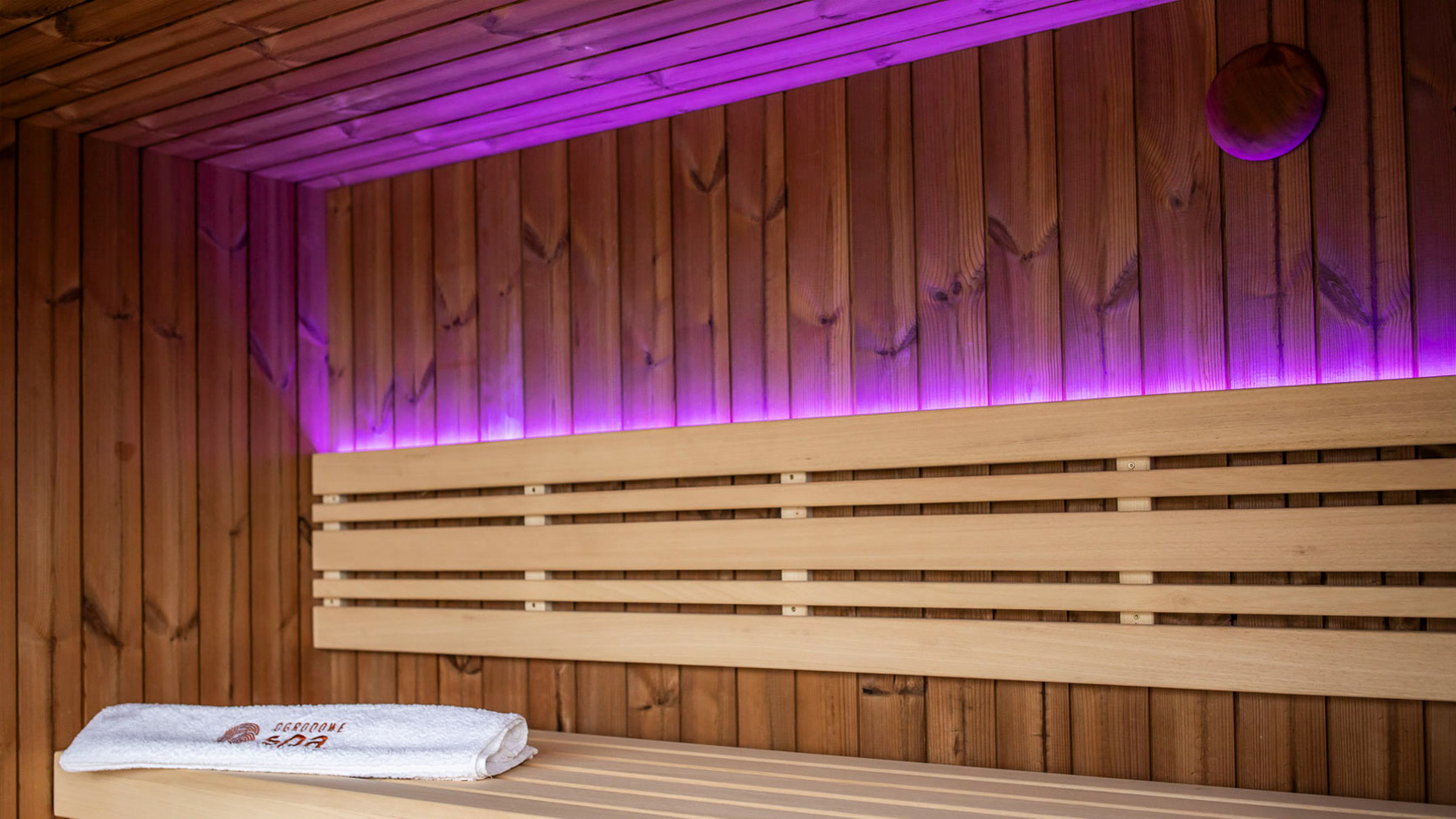 Bains à remous et saunas pour l'intérieur et l'extérieur